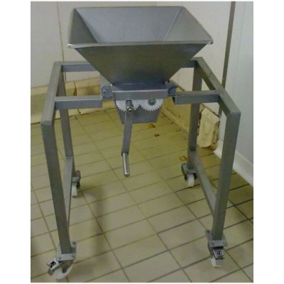 Cheddar-making equipment