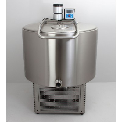 Ice cream maturing vat